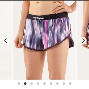 RARE Lululemon run: roll down short in mirage deep indigo